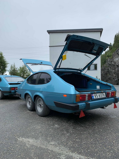 Capri mit Wohnwagen. <br>
Capri with trailer